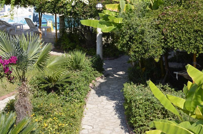 Otel Lale Park Side